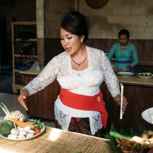 Ubud authentic cooking class booking Paon Bali traditional home