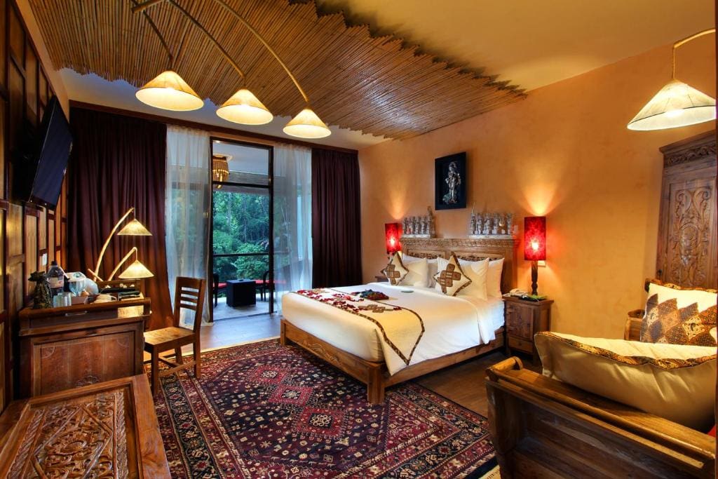 Luxury Kupu Kupu Barong Ubud Booking: Private pool villa view.