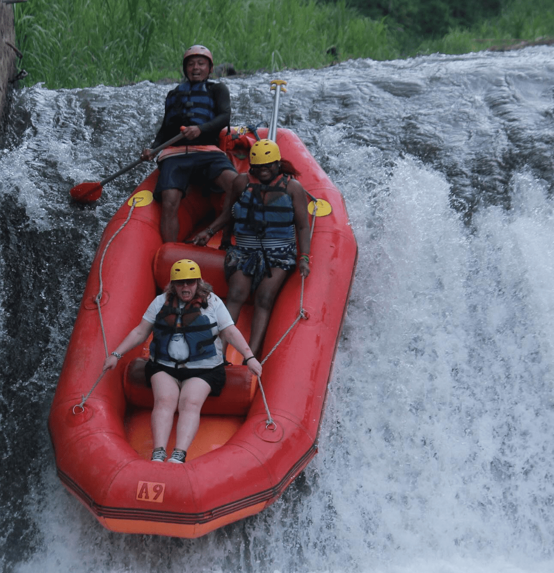 Telaga Waja white water rafting booking 4 meter drop