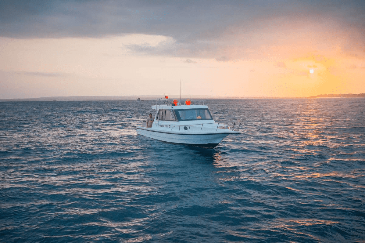 Karang Putih fast boat charter price Nusa Penida view