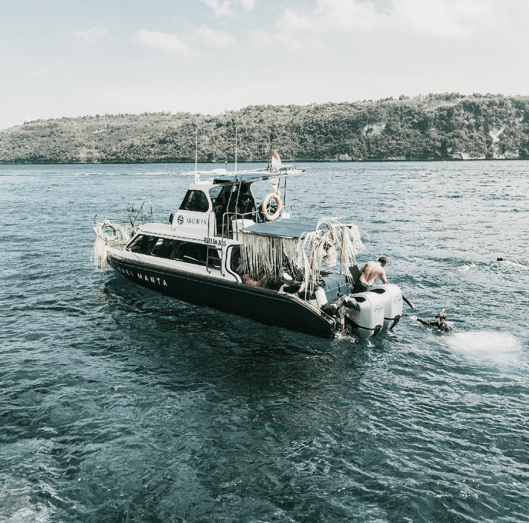 Morin Speed Boat charter price Pari Manta private transfer